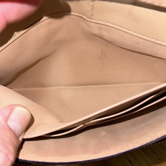 *RARE* COACH Tooled Leather Floral Foldover Crossbody/Clutch - Picture 11 of 16